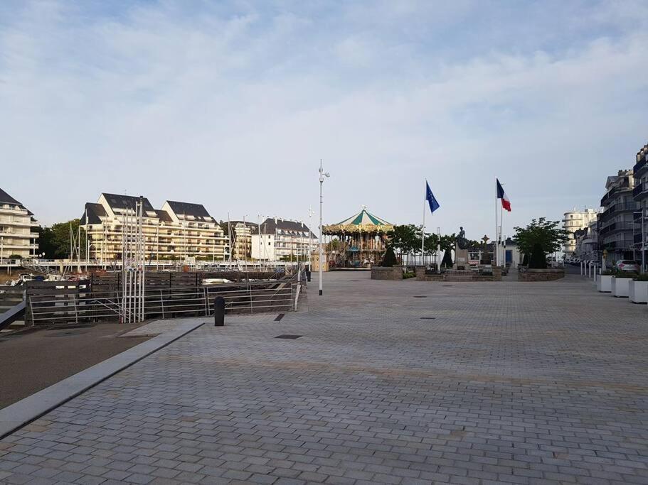 T2 Plein Centre Du Pouliguen, Port Et Plage A Pied 勒宝利古恩 外观 照片